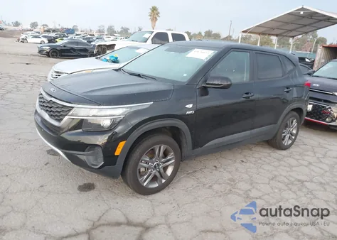 2021 Kia Seltos Lx z USA, uszkodzony, nr VIN KNDEPCAA7M7048523